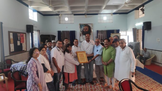 142 डिवोटिज ने ब्लड डोनेट कर अपने गुरुदेव को एडवांस में बर्थडे विश किया
