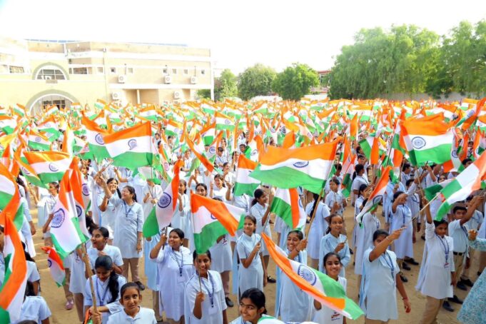 3 हजार विद्यार्थियों के जोश और जूनून से केंद्रीय मंत्री हुए अभिभूत