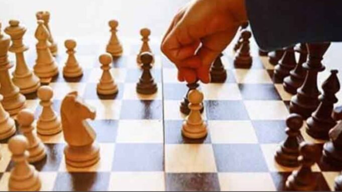 नालन्दा रत्न मयंक व लोकेश ने शतरंज में फहराया परचम, हुआ राज्य स्तरीय प्रतियोगिता में चयन