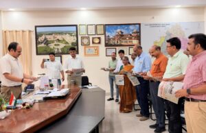 जिला कलेक्टर ने किया साप्ताहिक समाचार पत्र “प्रबल प्रतिनाद संकल्प” का विमोचन